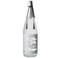 【数量限定送料無料】 伝心 純米吟醸 雪 1800ml　【写真の首飾りは実際の商品には付いておりませ ...