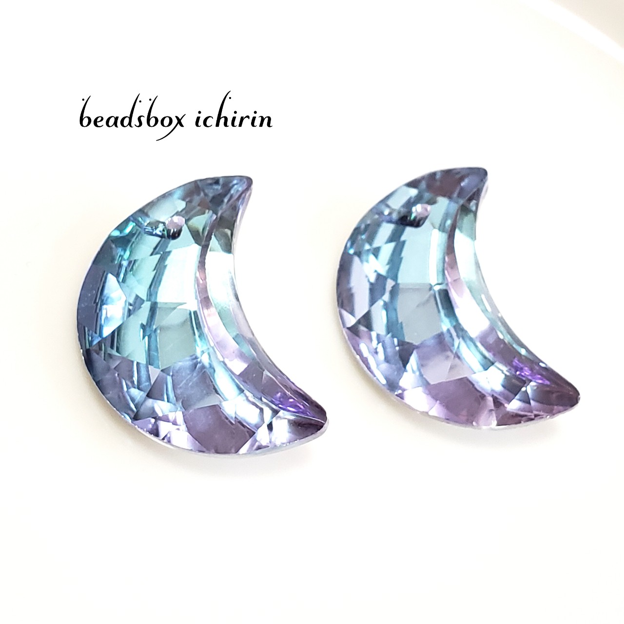 三日月〜ライトブルー&ヴァイオレットムーン〜☆ペンダントトップ チャーム 30×20mm 1個