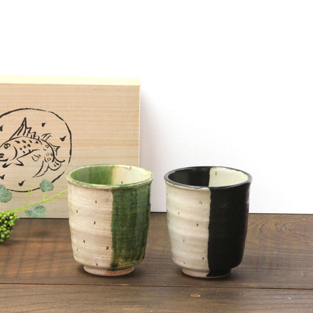 【ラッピング無料】不動窯 組湯呑 ペア 湯呑 湯呑み 美濃焼 和 和風 土岐市 土岐 掛分点紋 上品 おしゃれ 優しい 日本製 うつわ 器 ギフト プレゼント 母の日 父の日 贈り物 誕生日祝い 結婚祝い 湯呑み茶碗 かわいい 湯のみ 緑 黒 お茶 茶器 コップ カップ
