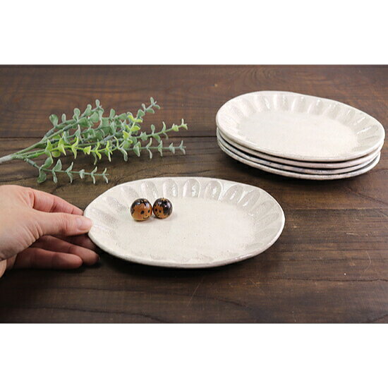 リスの木食器工房 オーバル プレート 白化粧 大 丸皿 取り皿 美濃焼 食器 磁器 おしゃれ モダン カジュアル 大皿 日本製 うつわ 器 手作り 美濃焼通販 ギフト プレゼント 贈り物 結婚祝い 新築祝い 引っ越し祝い