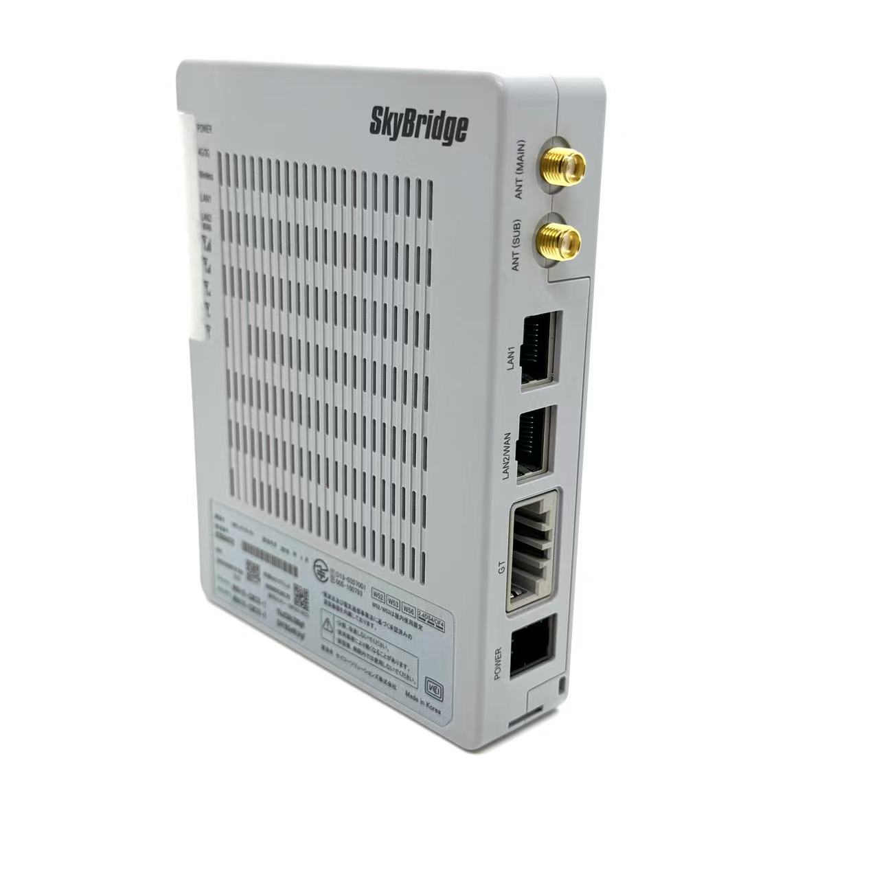 「中古」SkyBridge（スカイブリッジ）　LTE通信モジュール一体型ルーター MB-A110　産業用　NTTドコモのLTE/3GネットワークとWi-Fi通信に対応したIoT/M2M向けルータ MB-A110-01
