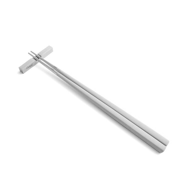 乐天商城 - クチポール クーベ 箸 + 箸置きセット ライトグレー Cutipol KUBE [ネコポス対応可(15セットまで)] 【正規販売代理店 カトラリー はし ブラッシュド マット】【クチポール Cutipol】【食器 カトラリー】