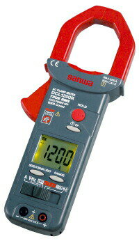 この製品の特長ロゴスキーコイル採用の軽量設計AC1200Aまでの電流測定（真の実効値AC結合）非接触検電器を内蔵低インプットインピーダンス型V/Ω 自動判別機能搭載交流電圧/直流電圧/抵抗/導通ブザー/ダイオードテストコンデンサ容量、周波数測定（正弦波）も可能オートパワーオフ（約3〜7分）電池消耗表示機能安全規格 IEC61010 600V CATIII に準拠4981754031549