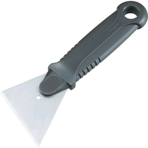 【特長】●ハンドルは、チェッカリングと滑り止めにより素手でも、手袋をしていても、握りやすい構造にしてあります。●材質は、耐久性の高いPP樹脂を使用しています。●刃幅が広く、コーナー部にも使い易い斜め刃タイプです。【用途】●床の汚れや塗料の剥離、粘着物の除去に。【仕様】●刃長(mm)：64●刃幅(mm)：66●全長(mm)：176●刃厚(mm)：1【仕様2】●刃付加工有り【材質／仕上】●刃:ステンレス刃物鋼（SUS420J2）●グリップ:ポリプロピレン（PP）【注意】●貫通型ではありません。●SUS420J2は磁気を帯びます。【原産国】日本