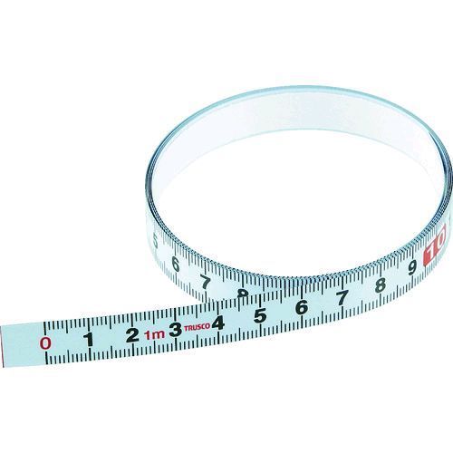 【特長】●粘着テープ付フラットテープです。●カットが自由にできます。●数字を左から右に配置しています。【用途】●作業台、機械などへの取り付けに。【仕様】●全長(mm)：1000●幅(mm)：13●厚さ(mm)：0.3【仕様2】●目盛：1mmピッチ●数字：10mmピッチ●正目盛【材質／仕上】●スチール【原産国】マレーシア