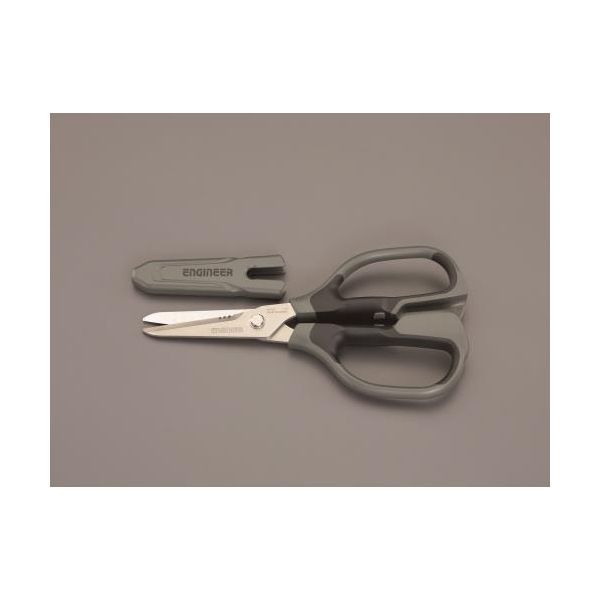 ●全長…210mm●刃長…58mm●全幅…98mm●刃厚…3mm●重量…136g●材質…刃：刃物用特殊ステンレスグリップ：ABS、エラストマーキャップ：ABS●材質…刃：刃物用特殊ステンレスグリップ：ABS、エラストマーキャップ：ABS●ギザノコ刃、U形ノコ刃の2つのノコ刃で、通常のハサミでは切れにくい特殊素材をカット●ケブラー繊維や電線ケーブルはもちろん、革ベルトやロープ類のカットに最適です。●刃の形状を最適化し、抜群の切れ味を維持しつつ耐久性を向上。●ニッパーに比べて切断面が綺麗。●手に優しいソフトハンドル●刃先を保護し、ケガ防止にも最適な刃先保護キャップ付。●電工用からクラフト・ホビーまで幅広くお使い頂けます。●指詰め防止のフィンガーガード付●日本製