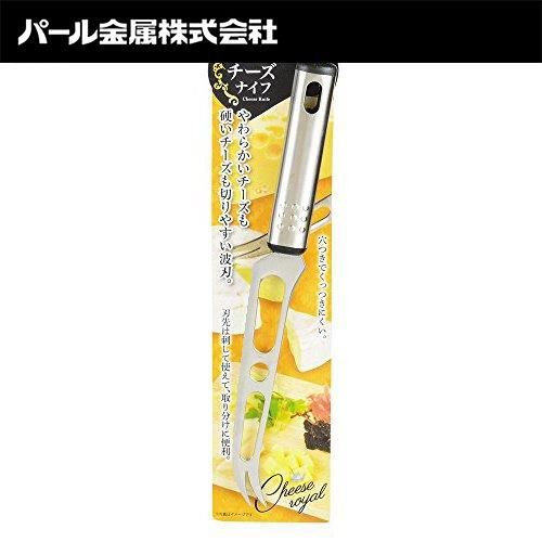 【商品説明】【商品概要】やわらかいチーズもかたいチーズも切りやすい波刃穴明きなので切ったチーズがくっつきにくく、はがしやすい刃先は刺して使えるので取り分けに便利食器洗い乾燥機使用不可【スペック】本体サイズ:全長25.5×幅3.5cm 重量(kg):0.05材質:樹脂部/ポリプロピレン(耐熱温度100度)、金属部/ステンレス鋼原産国:中国外装サイズ(約)：高さ2×幅7.3×奥行29(cm)外装重量(約):0.07(kg)