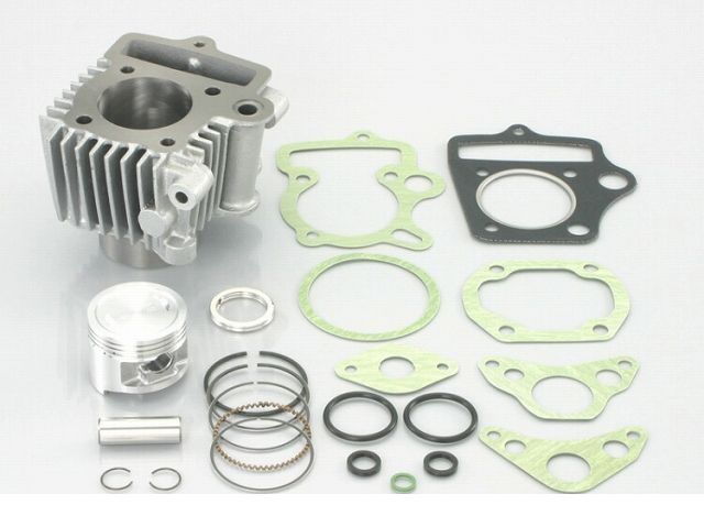 ●お取り寄せ商品のため、稀にご注文入れ違い等により欠品・遅延となる場合がございます。【商品説明】●HONDA●MONKEY [モンキー]12V (FNo.Z50J-1600008〜1805927、FNo.Z50J-2000001〜、FNo.AB27-1000001〜1899999) ： GORILLA [ゴリラ] (FNo.Z50J-1600008〜1805927、FNo.Z50J-2000001〜、FNo.AB27-1000001〜1899999) ： MONKEY [モンキー]バハ全車種 ： DAX [ダックス] 12V (AB26 全車種) ： JAZZ [ジャズ] 全車種 ： MOTRA [モトラ] 全車種 ： CHALY [シャリー]（AT車不可） (FNo.CF50-3000031〜) ： MONKEY [モンキー] R 全車種 ： MONKEY [モンキー] RT 全車種 ： CD50 (FNo.CD50-1500001〜) ： BENLY50 [ベンリィ] S (FNo.CD50-1500001〜) ： BENLY50 [ベンリィ] CL (FNo.CD50-1500001〜) ： スーパーカブ50 (FNo.C50-8000001〜9501323、FNo.C50-9600001〜0095210、FNo.C50-0200001〜、FNo.AA01-1000001〜1699999) ： プレスカブ (FNo.C50-8000001〜9501323、FNo.C50-9600001〜0095210、FNo.C50-0200001〜、FNo.AA01-1000001〜1699999) ： リトルカブ (FNo.C50-4300001〜、FNo.AA01-1000001〜3999999) ： GIORCUB [ジョルカブ] (AF53 全車種) ： solo [ソロ] (AC17 全車種） ： MAGNA50 [マグナ] (AC13 全車種) ： XR50R (AE03 全車種) ： CRF50F (AE03 全車種）●シリンダーカラー：シルバー●キタコ総合案内ページ4990852069774