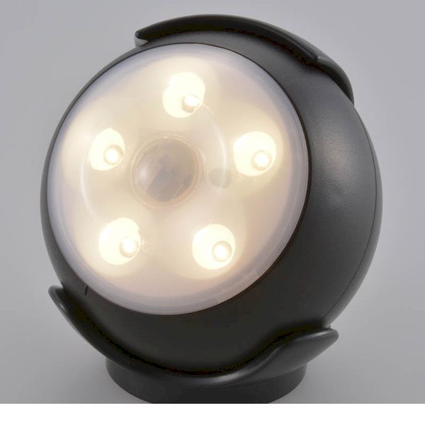 オーム電機 LS-B15-K LEDセンサーライト 明暗＋人感センサー付／ブラック LS−B15−K...