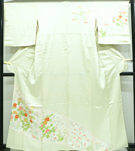 【IDnet】【着物】 付下げ 秋草文様 重ね衿付 身丈約161.5cm 裄丈約66.5cm 23Z-2182【リサイクル】 【IDnet】【着物】 付下げ 秋草文様 重ね衿付 身丈約161.5cm 裄丈約66.5cm 23Z-2182【リサイクル】