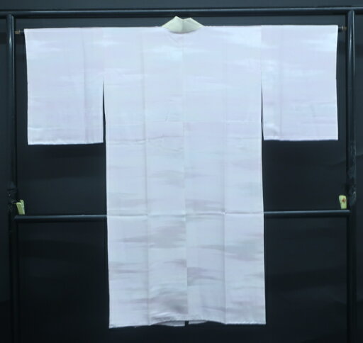【IDnet】【着物】 長襦袢 綸子 暈し 霞文様 やまと誂製 身丈約122.5cm 裄丈約63cm 24Z-1784【リサイクル】【中古】 【IDnet】【着物】 長襦袢 綸子 暈し 霞文様 やまと誂製 身丈約122.5cm 裄丈約63cm 24Z-1784【リサイクル】【中古】