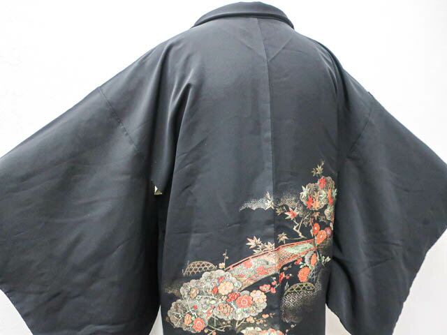 【IDnet】【着物】黒羽織　絵羽柄　古典柄　羽織紐付き　24z-3673【リサイクル】【中古】