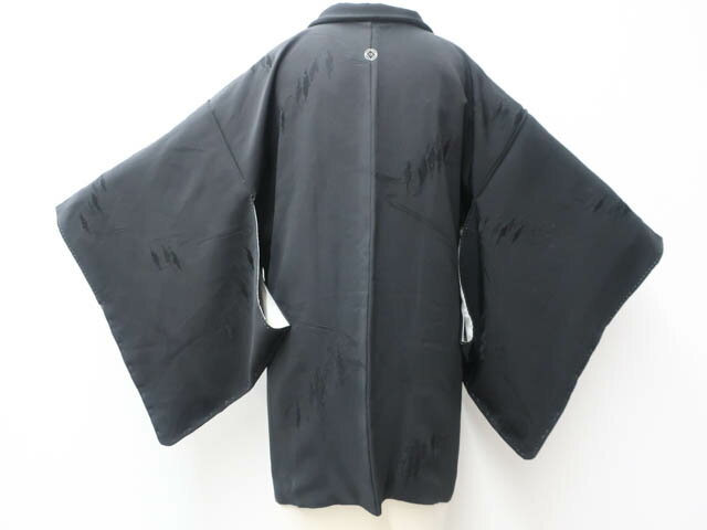 Haori - 【中古】 リサイクル着物 羽織 黒羽織 一つ紋 森林地紋 身丈約76.5cm 裄丈約63cm 24z-3733【リサイクル着物 着物羽織 和装羽織 着物カーディガン 和モダン 着物コート 羽織物 お出掛け 通販 アイディーネット きもの】IDnet