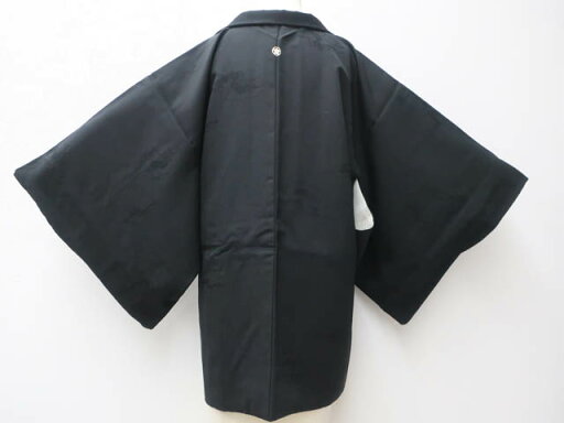 【中古】 リサイクル着物 羽織 黒羽織 一つ紋 雲取り地紋 羽織紐付き 身丈約81cm 裄丈約64.5cm 25z01-609【リサイクル】IDnet 【中古】 リサイクル着物 羽織 黒羽織 一つ紋 雲取り地紋 羽織紐付き 身丈約81cm 裄丈約64.5cm 25z01-609【リサイクル】IDnet