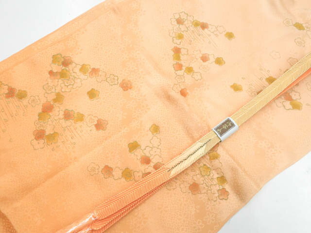 寸法　品質 素材：正絹 ■サイズ 帯揚げ 色　：コーラルピンク・薄橙 帯締め 長さ：M サイズ 色　：薄橙 ◆帯締め Mサイズ・・約145cm以上◆ ◆帯締め Lサイズ・・約180cm以上◆ ◆帯揚げ ・・生地幅 約28cm以上◆ 　　　　　 ※リサイクル商品ですので、記載しております。 ※中古の商品だという点を御理解の上、ご入札くださいますようお願い申し上げます。 ※商品画像につきましては、パソコンの機種・モニターなどにより、現品と色の違いが出る場合があります。 ※詳細は商品画像にてご確認ください。 商品説明 リサイクル商品としては綺麗な状態のお品物です。 撮影：藤好　検品:北川　画像:野阪　入力：松田【アイディーネットのリサイクル・アンティーク着物 茶道具】【着物】和装小物　帯締め帯揚げセット　笹浪組　金彩花　金糸　25w02-2863