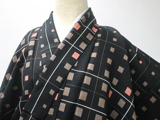 【中古】 リサイクル着物 小紋 洗える着物 幾何学文 身丈約164cm 裄丈約65.5cm 25z05-2998[リサイクル着物 着付け教室 お茶 カジュアル 初詣 袴 お出掛け 街着 観劇 普段着 お食事会 通販 アイディーネット]IDnet