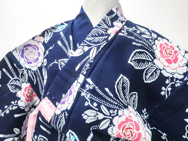 【IDnet】【着物】浴衣 キッズ用 コーマ地 昭和レトロ 薔薇文 身丈約142cm 裄丈約62cm r7z06-527【リサイクル】【中古】