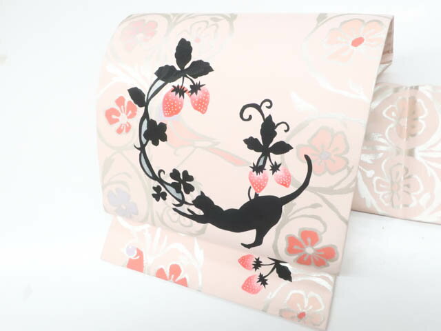 【中古】九寸名古屋帯 お太鼓柄 オリジナル 猫 苺 銀糸 正絹 r7b10-195【リサイクル】 IDnet