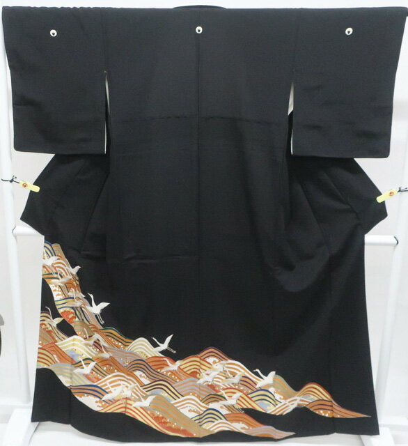 樂天商城 - 【中古】リサイクル着物 黒留袖 五つ紋 金駒刺繍 鶴 比翼仕立 正絹 着物 身丈約164cm 裄丈65cm 25z12-6830[リサイクル着物 黒留 結婚式 礼装 母 正装 きもの] IDnet