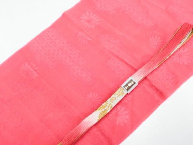 【サイズ・素材・お色】 帯締め 長さ：M サイズ ◆帯締め Mサイズ・・約145cm以上◆ ◆帯締め Lサイズ・・約180cm以上◆ ◆帯揚げ ・・生地幅 約28cm以上◆ 地色：ピンク (1枚目の画像が近いお色かと思われます) 素材：正絹 【商品状態】 汚れ:なし ランク:A その他: 【ランク説明】 N:新品・未使用品 S:未使用品に近い A:目立った傷や汚れはなく大変良い状態 B:多少の汚れありますが、着用可能 C:傷や汚れが見える部分にありますが、着用は可能 D:状態が悪くリメイク品やジャンク品としてお使いください。 【お読みください】 ※中古品だという点を御理解の上、ご入札ください ※商品画像は、パソコンの機種・モニターなどにより現品と色の違いが出る場合があります。 ※詳細は商品画像にてご確認ください。 ※日本国内から発送いたしております。 ※発送後は追跡番号をお知らせいたします。 ※スタッフによる手作業での検品採寸済み。 撮影：北川 検品：北川 画像：野阪 入力：森脇 【検索キーワード】 中古 リサイクル着物 着物 kimono KIMONO 着付け教室 お茶会 初心者着物 正絹 木綿 絽 単衣 袷 カジュアル フォーマル 七五三 お宮参り 結婚式 お食事会 ショッピング お出かけ 破格 お値打ち 和服 帯 和装小物 20代 30代 40代 50代 60代 70代【仕立て上がり 和服 アウトレット リサイクル着物 通販 アイディーネット きもの】和装小物 帯締め 帯揚げ セット 高麗組 金糸 美品 帯締 帯揚 26w01-161