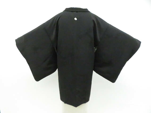 樂天商城 - 【中古】リサイクル着物 黒羽織 一つ紋 地紋入り 羽織紐付 正絹 着物 身丈約80cm 裄丈63cm 26z01-358【リサイクル】 IDnet