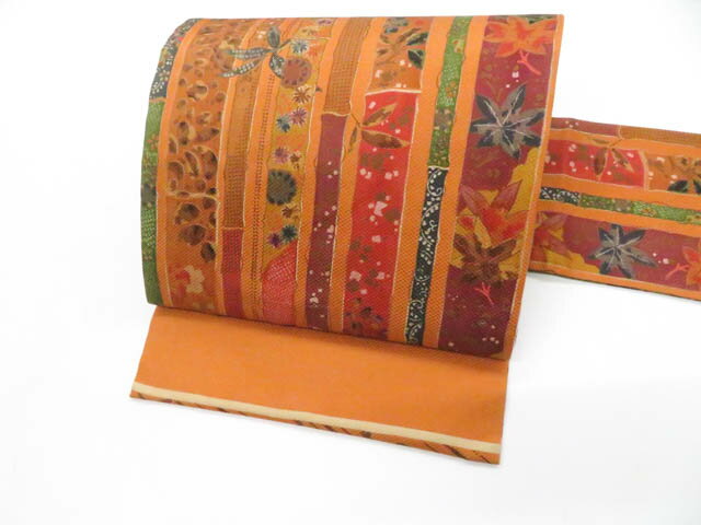 【中古】九寸名古屋帯 全通柄 落款入り 花 正絹 美品 26b02-157【リサイクル】 IDnet