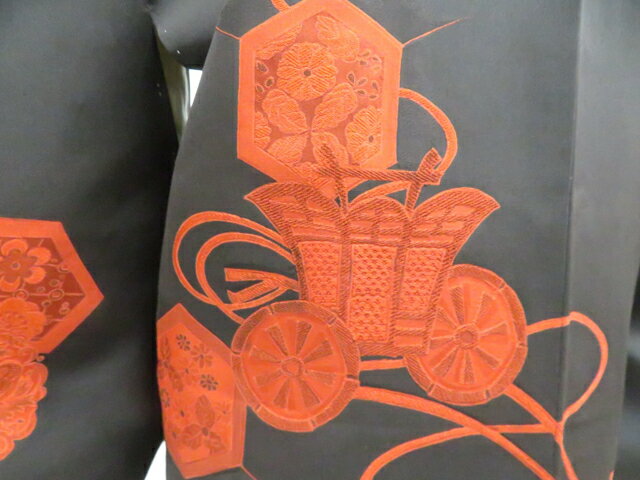 【中古】リサイクル着物 黒羽織 絵羽柄 羽織紐別売り 正絹 着物 身丈約81cm 裄丈64.5cm 26z02-845【リサイクル】 IDnet