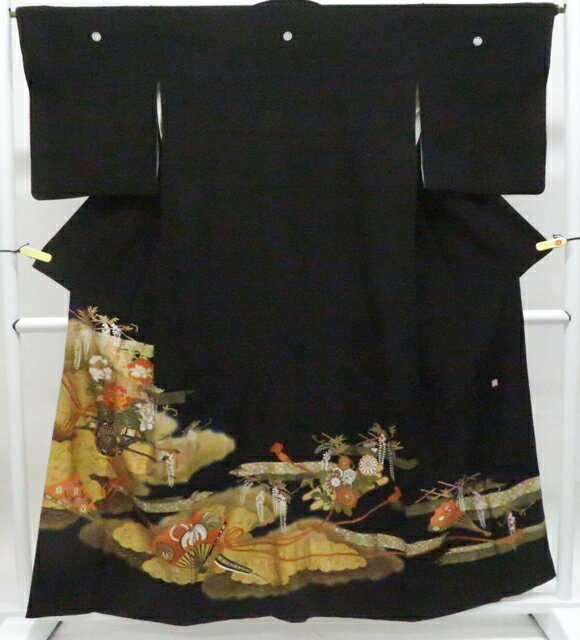 【中古】リサイクル着物 黒留袖 五つ紋 金駒刺繍 落款入り 比翼仕立て 正絹 着物 身丈約157cm 裄丈約64.5cm 26z02-993【リサイクル】 IDnet