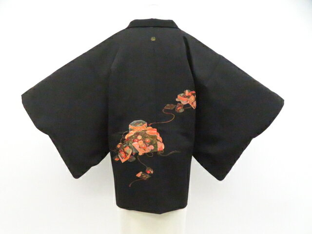 樂天商城 - 【中古】リサイクル着物 黒羽織 縫い紋 絵羽柄 金糸 羽織紐付 正絹 着物 身丈約73.5cm 裄丈約62.0cm 26z03-1502【リサイクル】 IDnet