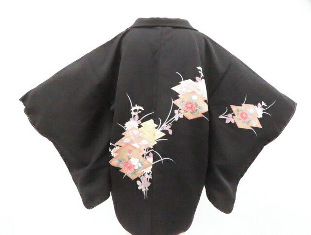 樂天商城 - 【中古】リサイクル着物 黒羽織 絵羽柄 金彩 しつけ付 未使用品 羽織紐別売り 着物 美品正絹 身丈約79.5cm 裄丈約63.0cm 26z03-1670【リサイクル】 IDnet