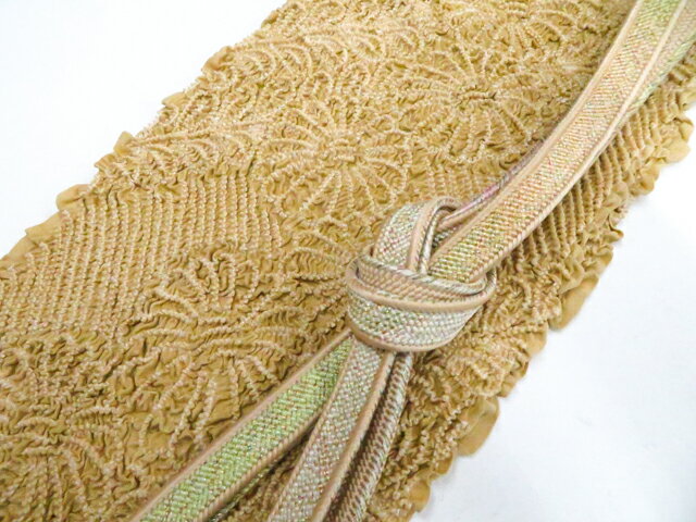 【サイズ・素材・お色】 帯締め 長さ：M サイズ ◆帯締め Mサイズ・・約145cm以上◆ ◆帯締め Lサイズ・・約180cm以上◆ ◆帯揚げ ・・生地幅 約28cm以上◆ 地色：ベージュ (1枚目の画像が近いお色かと思われます) 素材：正絹 【商品状態】 汚れ:帯締めにシミがございますが、着用可能です。 ランク:B その他: 【ランク説明】 N:新品・未使用品 S:未使用品に近い A:目立った傷や汚れはなく大変良い状態 B:多少の汚れありますが、着用可能 C:傷や汚れが見える部分にありますが、着用は可能 D:状態が悪くリメイク品やジャンク品としてお使いください。 【お読みください】 ※中古品だという点を御理解の上、ご入札ください ※商品画像は、パソコンの機種・モニターなどにより現品と色の違いが出る場合があります。 ※詳細は商品画像にてご確認ください。 ※日本国内から発送いたしております。 ※発送後は追跡番号をお知らせいたします。 ※スタッフによる手作業での検品採寸済み。 撮影：小山　検品：北川　画像：野阪　入力：野阪 【検索キーワード】 中古 リサイクル着物 着物 kimono KIMONO 着付け教室 お茶会 初心者着物 正絹 木綿 絽 単衣 袷 カジュアル フォーマル 七五三 お宮参り 結婚式 お食事会 ショッピング お出かけ 破格 お値打ち 和服 帯 和装小物 20代 30代 40代 50代 60代 70代【仕立て上がり 和服 アウトレット リサイクル着物 通販 アイディーネット きもの】和装小物 帯揚げ帯締めセット 帯揚 帯締 中抜き絞り 平組 金糸 26w05-5729
