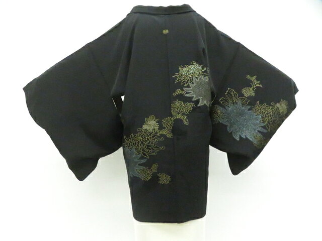 樂天商城 - 【中古】リサイクル着物 黒羽織 縫い紋 羽織紐付き 縫い取り 着物 正絹 身丈約77cm 裄丈約63.5cm 26z06-3349【リサイクル】 IDnet