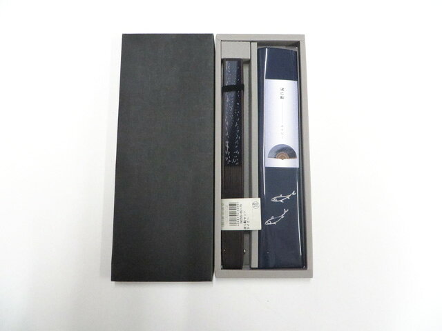 【中古】和装小物 和雑貨 扇子 ケース付き 箱入 波に鮎 未使用品 美品 26w06-8631【リサイクル】 IDnet