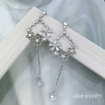 【300円offクーポン対象】 花ゆれピアス 金属アレルギー対応 かわいい ゆれる シーズンレス 上品 大人可愛い レディース 人気 おしゃれ 女子会 デード 長め ロング スタッドピアス ピンクゴールド ニッケルフリー 人気 ギフト 花 雪 パーティー 華やか