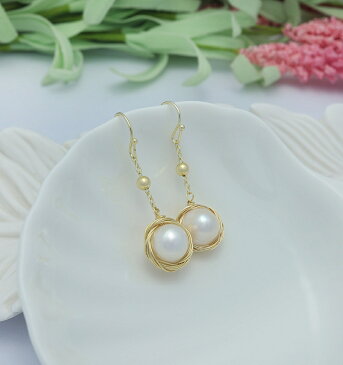 【送料無料】アンティークパールピアス 金属アレルギー バレンタイン おしゃれ 上品 女性らしい レトロパールピアス 糸 ロング きれい 大人可愛い かわいい ウェディング パーティー ドレスアップ 丸 レディース人気 18k プチギフト