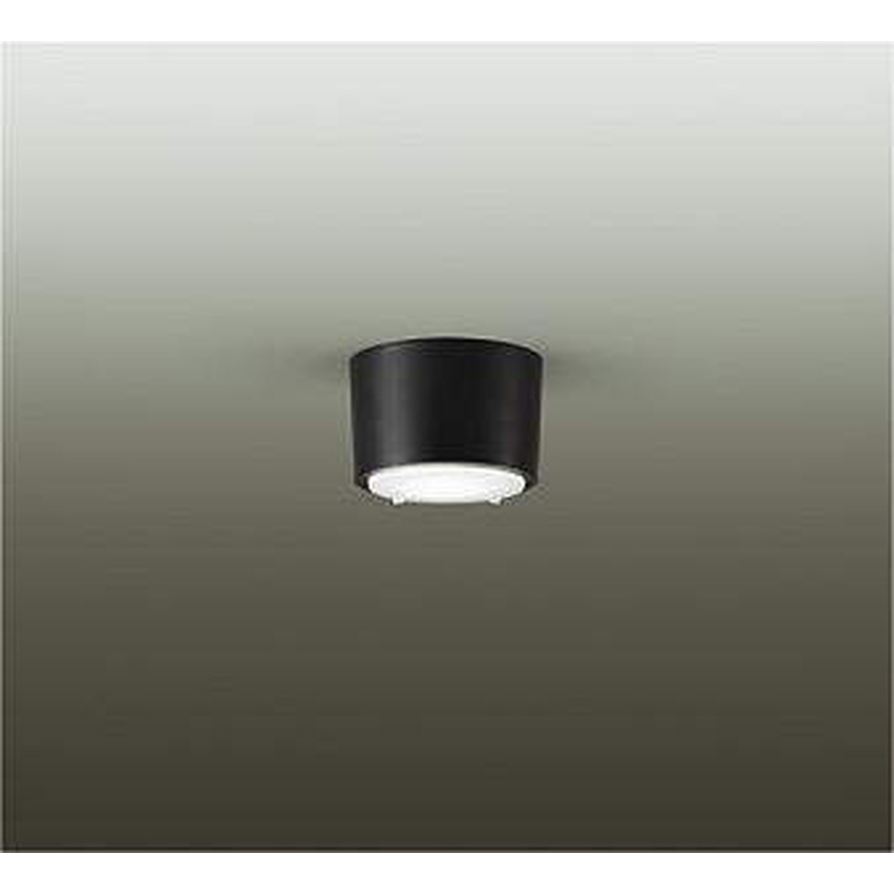 品番：DCL-5457WBE　調光 / 非調光 非調光 光色 昼白色 色温度 5000K 演色性 Ra93 ランプ ランプ付 定格光束 530?m 消費電力 5W VA値 9 V AC100V 固有エネルギー 消費効率 106?m/W 従来光源 白熱灯60W相当 器具寸法 径φ93高64 仕様・注意事項 LED交換可 カバー回転式 ■調光器併用不可 広角形 器具色：黒 本体：プラスチック 光源寿命：40,000時間