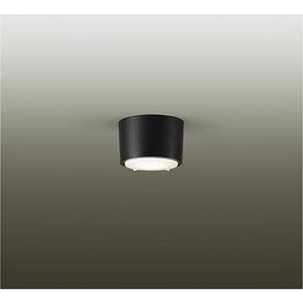 品番：DCL-5458ABE　調光 / 非調光 非調光 光色 温白色 色温度 3500K 演色性 Ra93 ランプ ランプ付 定格光束 750?m 消費電力 7W VA値 12 V AC100V 固有エネルギー 消費効率 107.1?m/W 従来光源 白熱灯100W相当 器具寸法 径φ93高64 仕様・注意事項 LED交換可 カバー回転式 ■調光器併用不可 広角形 器具色：黒 本体：プラスチック 光源寿命：40,000時間