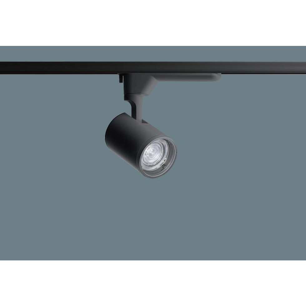 品番：NTS01509BLE1　種類：スポットライト　商品説明・詳細：光源 ◆LED（電球色）　◆色温度：2700 K　◆光束維持時間40000時間（光束維持率70％） 寸法・質量 ◆質量：0.7 kg 仕様・注意事項 ◆器具光束：740 lm　◆電圧：100 V　◆消費電力：11.7 W　◆消費効率：63.2 lm/W ◆【灯具】アルミダイカスト（ブラックつや消し仕上） ◆配線ダクト取付型、J12V75形（50W）器具相当・美光色・配光調整機能付 ◆Ra95 【オプション】拡散フィルターNTS91027（別売） 【オプション】ディフュージョンフィルターNTS91032（別売） 【オプション】スプレッドフィルターNTS91034（別売） 【オプション】グレアカットフードNTS91030B（別売） ◆首振範囲90度 ◆水平回転範囲360度 ◆配光調整機能付（13〜32度） ◆100V配線ダクト用 ◆●天井面取付専用 ◆※拡散フィルター、ディフュージョンフィルター、スプレッドフィルターの併用はできません。 ◆定格値は出荷時設定（中角17度）の数値です。性能値は配光によって変化します。 ◆注）調光はできません。 ◆注）直下近接限度30cm ◆注）配光角度の設定は、現場で調整が必要となります。 ◆注）LEDにはバラツキがあるため、同一品番商品でも商品ごとに発光色、明るさが異なる場合があります。