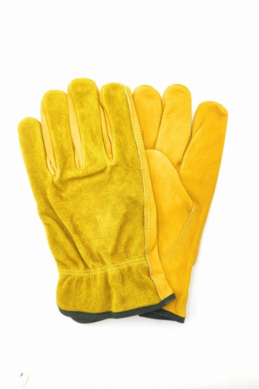 キャンプなどにご使用頂ける耐熱グローブです。 厚手でしっかりとした生地です。 ■仕様 サイズ：M ※指先から手首まで約18cm、小指側の側面から親指の付け根まで約7～8.5cm 生地：牛皮 注意事項：モニターの発色により、実物と異なる場合が...