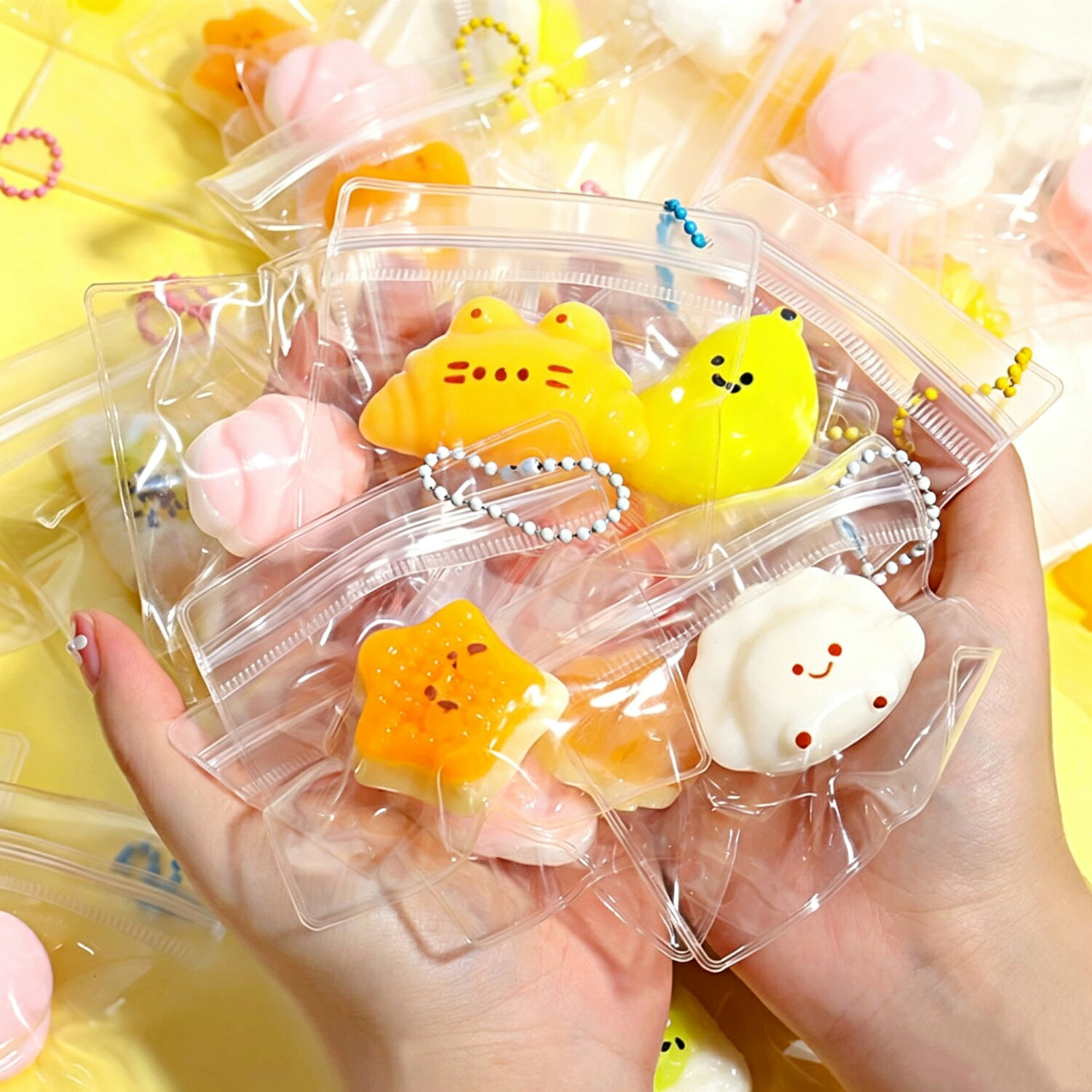 ポイント5倍 ミニスクイーズ キーホルダー 6個セット 12個セット ぷにぷに もちもち水感ボール ストレス解消 グッズ かわいい 柔らか ボールチェーン付き もちもちスクイーズ 感覚おもちゃ 誕生日プレゼント ifull-10000619 IFULL サンプル画像2