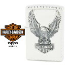 Zippo ジッポー ハーレー ダビッドソン ジッポライター HDP-22 【製品仕様】 ブランド Zippo ジッポー 品番 ZIPPO Harley-Davidson HDP-22 定価 \ 12,000 (税抜) ※メーカー希望小売価格はメーカーサイトに基づいて掲載しています。 カラー シルバーミラーメッキ(シルバーイブシメタル) カテゴリ 喫煙具（ジッポライター） サイズ H55.0×W40.0cm×D16.0cm/72g 素材 真鍮(特殊コーナーカット/シルバーイブシメタル) 生産国 アメリカ（加工:日本） 付属品 ・Zippo専用箱 ・ジッポー社永久保証書 ご留意点 【ジッポライターFAQ】 ▼下記リンクページをご参考ください▼ ※ZIPPO（ジッポ）ライターについてのFAQ ※ジッポライター開閉時の“音”につきましては個体差がございます。音を理由での返品・交換は承っておりません。 ※保護ビニールを開封された後のお客様のご都合による返品・交換は承っておりません。 ※パソコンやモニター環境の違いにより、実際の商品と色味・質感が多少異なる場合がございます。Zippo （ジッポー）　-　ジッポーが生まれたのは、アメリカ全体が苦しみ、もがいている時期だった。1929年のニューヨークでの株式市場の異常に端を発した世界大恐慌のあおりを受け、空前の大不景気。こうした状況の中、1932年に美しい森に囲まれたペンシルバニア州ブラッドフォードの町でジッポーは産声をあげた。 開発者の名前はジョージ・グランド・ブレイズデル。パーティー会場で友人がオーストリア製の扱いづらいオイルライターを使っているのを見たのがきっかけだった。ブレイズデルのひやかしに、友人が「It Works（火がつけばいいんだ）」と返した。その言葉に、ブレイズデルは強い衝撃を受ける。そして「安いうえに性能がよく、丈夫で長持ちするライターは商売になる」と考え、すぐさまライター会社の独占販売権を獲得する。 しかし、彼はこのライターに物足りなさを感じ、得意にしていた製造技術を活かして、新しいライター作りに取りかかりはじめた。設備の整わない自動車工場での製作だったが、情熱を注ぎこみ日夜ライター作りに励んだ。こうして、角張った長方形のスタイル、そして片手で着火が可能なライターが完成した。そのライターの名は「ジッポー」。同じペンシルバニア州で発明された「ジッパー」の音の響きを気に入っていたため、これをもじったのだ。ブレイズデルは会心の出来栄えに「自分が生きている間、このライターは変わらないだろう」と力強く断言した。 ★その他のジッポー一覧はこちらです。 Zippo ジッポー ハーレーダビッドソン ジッポライター HDP-22 ZIPPO HARLEY-DAVIDSON HDP-22。 羽を広げた白頭鷲がシンボルのアメリカを代表するオートバイ『ハーレーダビッドソン』とアメリカを代表するライター『ZIPPO』のアメリカンなコラボレーション！ いかにもアメリカらしいデザインですが、なんと日本オリジナル！ 加工：シルバーミラーメッキ+特殊コーナーカット+シルバーイブシメタル（日本加工） 【プレゼント包装についてご案内】 当店ではプレゼント包装を無料にて承っております。大切な方への贈り物の際は、ぜひご利用ください。