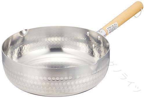 シルバー/3.3 L 直径 24 cm/H-1760・Size:3.3 L 直径 24 cm・パッケージ個数:1・(b)メーカー型番:(/b) H-1760・(b)重量:(/b) (約)530g・(b)寸法:(/b) 24cm・(b)底の厚さ:(/b) 1.8mm・(b)満水容量:(/b) 3.3L商品紹介 - より ●アルミ製なので熱効率に優れ、軽くて扱いやすい ●表面はピカピカのツヤあり仕上げ ●手触りの優しい木製ハンドル ●たっぷり調理できる大きめサイズ ●注ぎやすい口付き 【原産国／製造国: 中国】 .パール金属の雪平鍋24cmはアルミ製で軽量かつ丈夫な調理鍋です。リバールシリーズのH-1760はIH対応やガス火対応で家庭用から業務用まで幅広く使えます。煮込み鍋、炒め鍋、揚げ物鍋としても最適で、食洗機対応のためお手入れも簡単。省エネ設計で安全性も高く、キッチン用品としておすすめです。人気の調理器具でランキング上位の鍋としてセールや送料無料の機会も多く、料理好きに最適なクッキングパンです。。 指定された配送時間は承っておりません。【イグノライツ】