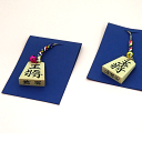 将棋駒根付 囲碁ラボオリジナル 本黄楊特上彫り 根付(王将か玉将)作者銘か書体入り