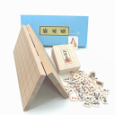 木製将棋盤セット オリジナルP製根付け2個付 新桂6号折将棋盤(約18mm厚)と優良押将棋駒(桐箱入り)駒の動かし方付