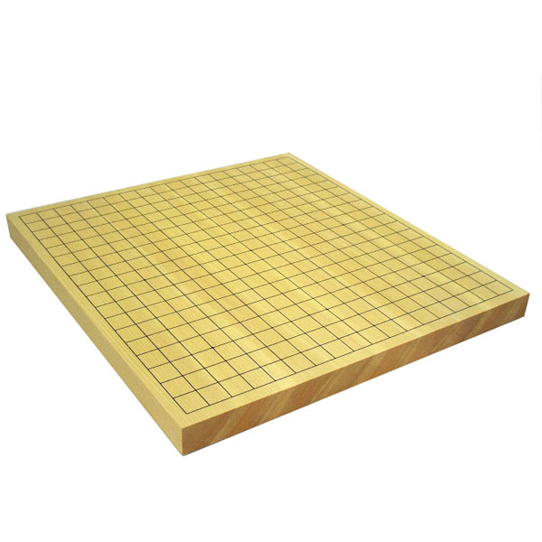 碁盤：新かや10号卓上接合碁盤　松 松になるとかなりの上物になります。 将棋の好きなあの方や、ご自身へのご褒美に 新かや碁盤 洋材スプルースを使って作った碁盤ですが、原材料が大木であるため碁盤はすべて柾目です。 碁盤は黄色味をおびています。 正規サイズ：約42cm×46cm。　厚さ一寸（約27mm） 厚みがありますので重量感も出てきます。 木製で、画像と色合いなど違います。あらかじめご了承下さい。 ※北海道は別途送料550円、沖縄・離島へのお届けには別途送料1500円となります。 北海道・沖縄・離島へのお届けは配達日時指定を承っていません。 　　　　─　湿気厳禁　─ 盤は湿気を嫌います。 絶対、濡れ布巾で拭かないで下さい。 灰汁(アク)の滲出を早めます。乾いた布巾で乾拭きして下さい。北海道・沖縄・離島へのお届けは送料別途