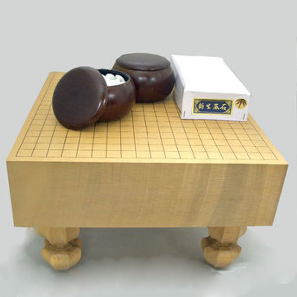 高級囲碁盤セット　新桂4寸一枚板足付碁盤と新生竹碁石（約9mm厚）とP碁笥銘木大