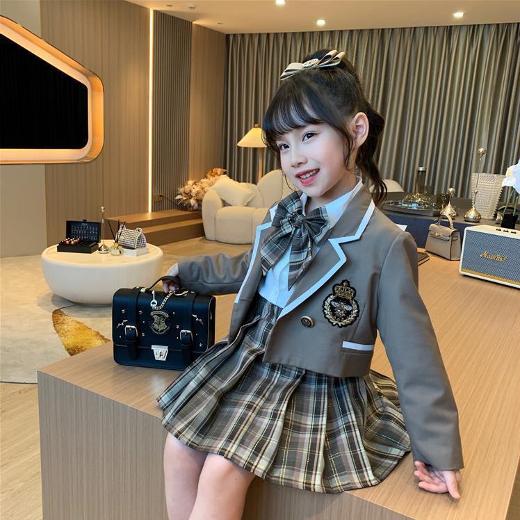 一部即納！ブレザ セット 卒業式 制服 キッズ 子供服 チェック柄 プリーツスカート ホワイト ブラウス 白シャツ リボン 4点セット 制服 フォーマルセットアップ 卒園式 入園式 入学式 入園スーツ 発表会 女の子 キッズフォーマル 90 100 110 120 130 140