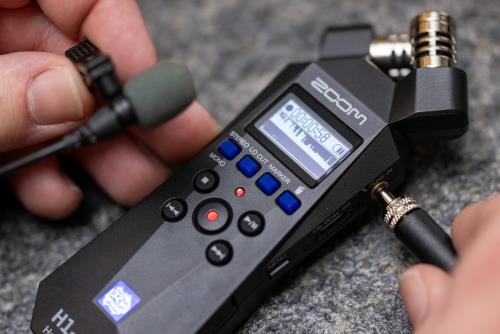 ZOOM ズーム H1essential ハンディレコーダー ブラック 黒 32bitフロート 小型 ポッドキャスト 楽器演奏 ASMR インタビュー USBマイク アクセシビリティ機能