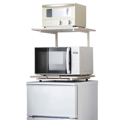 楽天ihpStoreアイリスプラザ 冷蔵庫上ラック レンジラック ホワイト/ライトナチュラル 幅47.4×奥行43.4~67.1×高さ47.2 キッチンスペースを有効活用 家電から小物まで場所を取らずにすっきり収納 料理の一時置きができるスライド棚 一人暮らし 汚れにくく耐水性のある材質 お客様組立 隙