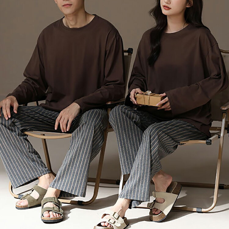 ペアパジャマ カップル 長袖 上下セット ルームウェア 春秋冬 長ズボン 綿100％ レディース メンズ 男性 女性 ペアコーデ ナイトウェア 夫婦 お揃い 部屋着 ギフト プレゼント 結婚記念 旅行 外出 クルーネック スウェット ストライプ ブラウン M L XL 2XL 3XL